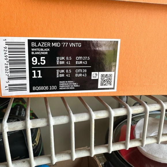 Nike Blazer mid vantage 77 new in box never worn - Picture 2 of 3